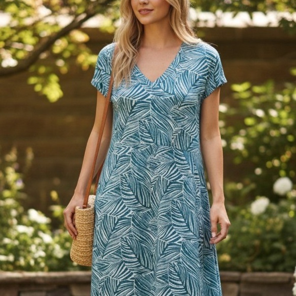 LL‎ Bean Womens Green Coastal Palm Leaf Print T-Shirt Dress V-Neck M Performance